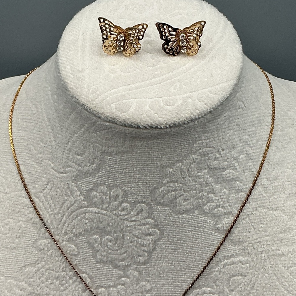 Elegant Vintage Gold Butterfly Necklace and Earring Set - Picture 5 of 5